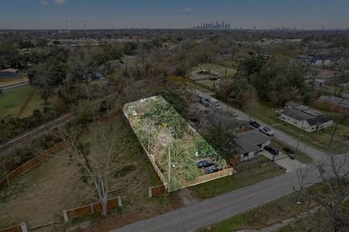 5206 Denmark St, Houston, TX, 77016-7015 | Card Image