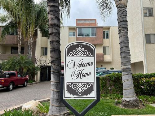 5325 Newcastle Ave, Encino, CA, 91316-4245 | Card Image