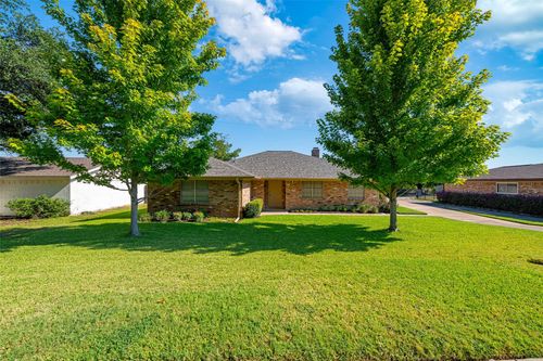 4458 Fiesta St, Fort Worth, TX, 76133-5302 | Card Image