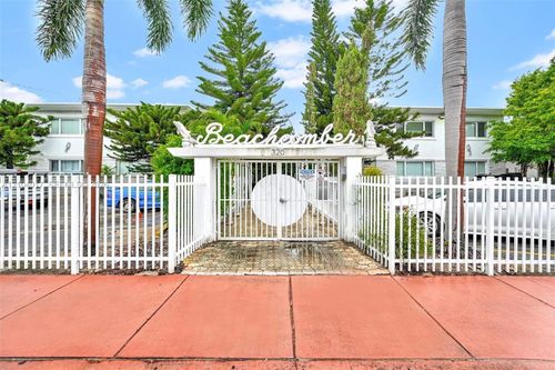 11-320 85th St, Miami Beach, FL, 33141-4890 | Card Image