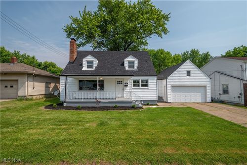 595 Elm St, Struthers, OH, 44471-1154 | Card Image