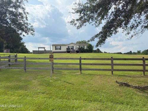 1097 Bethesda Rd, Hazlehurst, MS, 39083-9506 | Card Image