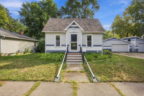 1017 3rd Ave N, Moorhead, MN, 56560-2008 | Card Image