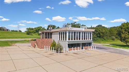 1909 N Service Road E, St Clair, MO, 63077 | Card Image