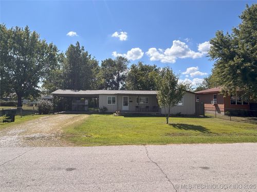 312 E Elm St, Skiatook, OK, 74070-2220 | Card Image