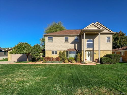 7214 Cardinal St, Clay, MI, 48001-4106 | Card Image