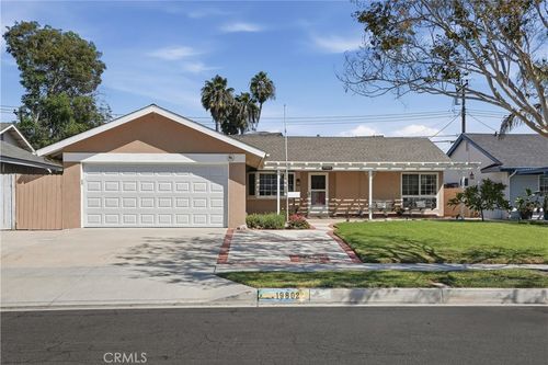 19802 Trident Ln, Huntington Beach, CA, 92646-3325 | Card Image