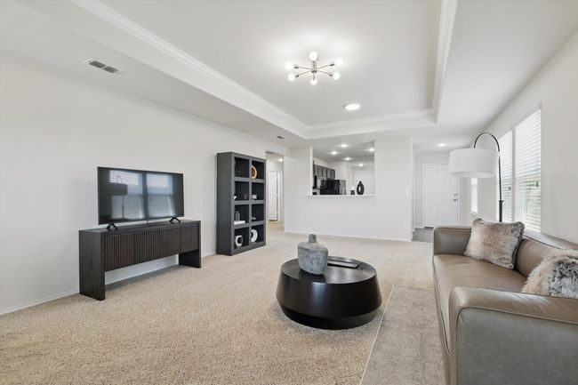Open Floor Plan great for entertaining | Image 11