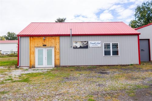 229 2nd St, West Farmington, OH, 44491-2504 | Card Image