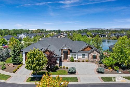 1552 W Windbreaker Ln, Eagle, ID, 83616-4883 | Card Image