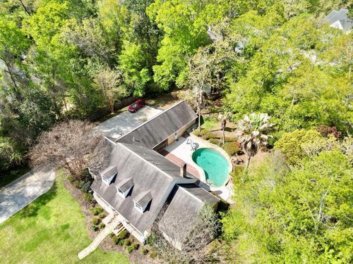 921 Tung Tree Dr, Picayune, MS, 39466-2443 | Card Image