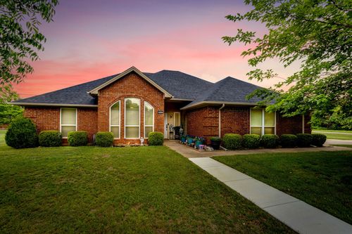 2533 Brandon Ln, Burleson, TX, 76028-1417 | Card Image