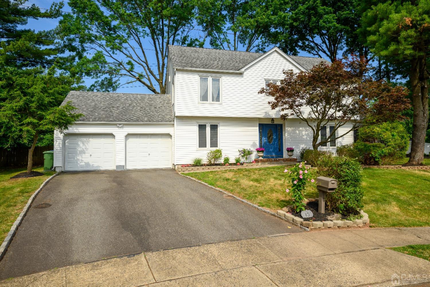 Parkwood Ct, Edison, NJ 08837