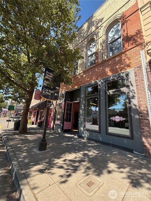 211 E Main St, Dayton, WA, 99328-1352 | Card Image