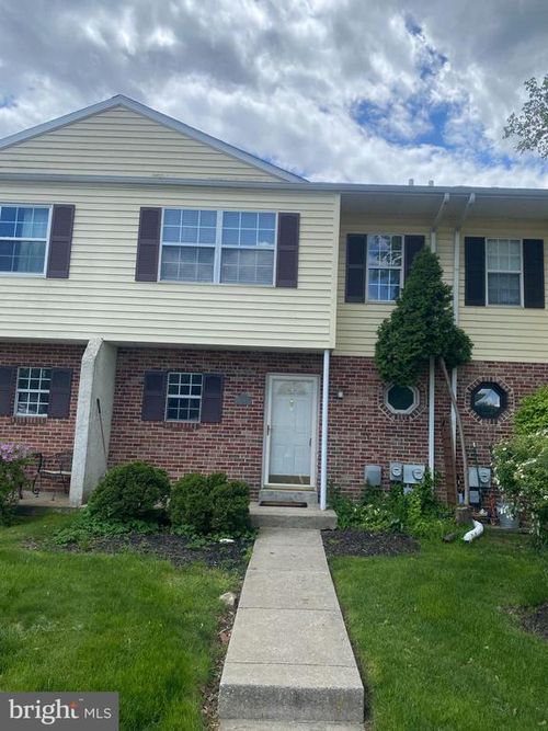 112 Chester Ct, DOWNINGTOWN, PA, 19335-4212 | Card Image