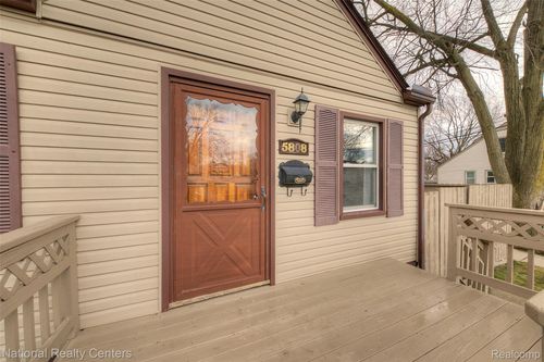 5808 Gilman St, Garden City, MI, 48135-2511 | Card Image