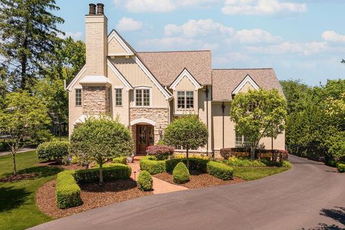 2462 Lane Rd, Upper Arlington, OH, 43220-2832 | Card Image