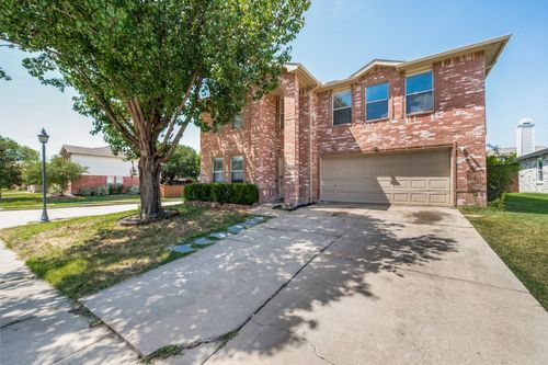 2301 Chestnut Dr, Little Elm, TX, 75068-5706 | Card Image