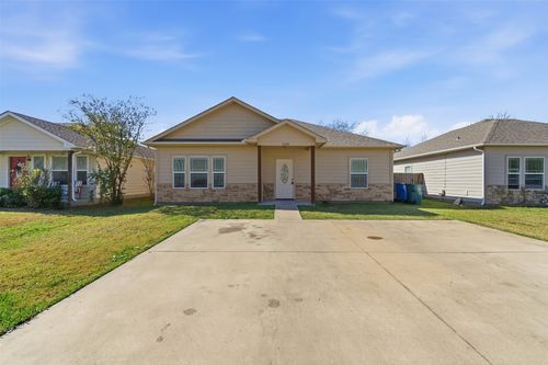 1524 S Montgomery St, Sherman, TX, 75090-8841 | Card Image