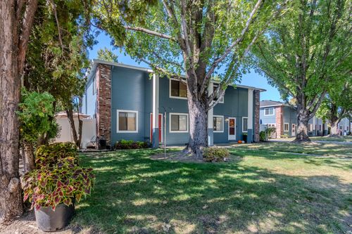 2-2215 Poplar Dr, Medford, OR, 97504-5275 | Card Image