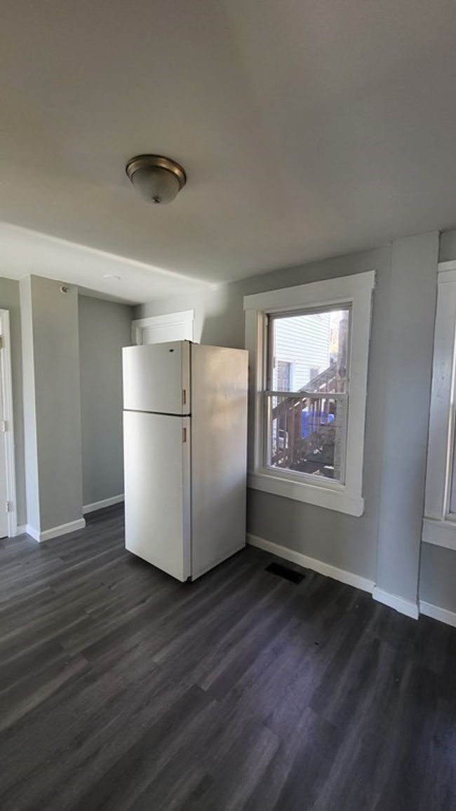 APT-1 - 130 Mount Washington St, Condo with 3 bedrooms, 1 bathrooms and 2 parking in Lowell MA | Image 4