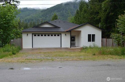 7955 Apache Dr, Maple Falls, WA, 98266-7806 | Card Image