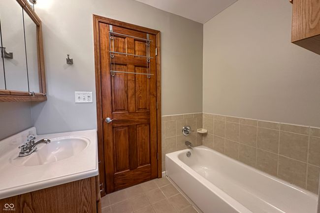 Full Bath w/ Tub & Walk-In Shower | Image 14