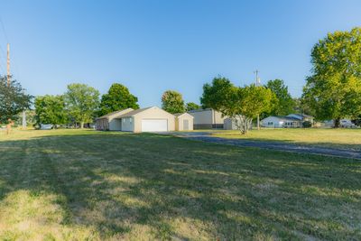 13 Cameo Lane, Home with 3 bedrooms, 2 bathrooms and 2 parking in Chillicothe OH | Image 2