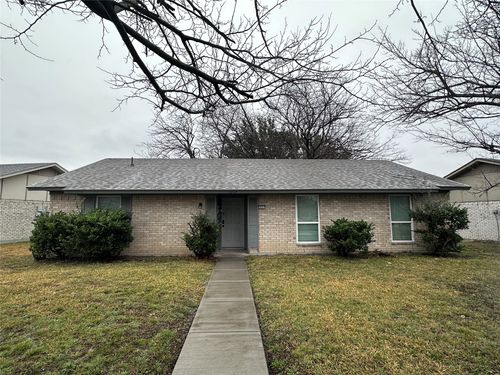 1017 Pleasant Valley Rd, Garland, TX, 75040-4837 | Card Image