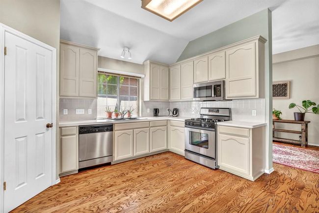 8121 Forest Heights Ln, House other with 3 bedrooms, 2 bathrooms and 4 parking in Austin TX | Image 8
