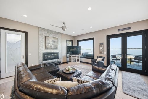 2217 S Lakeview Drive, Clear Lake, IA, 50428 | Card Image