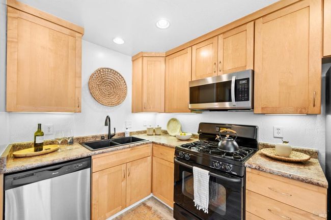 3403 Willis Dr, Condo with 3 bedrooms, 2 bathrooms and 1 parking in Napa CA | Image 31