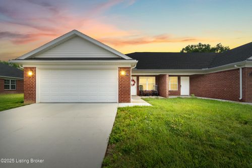 6723 Eagle Wood Dr, Louisville, KY, 40272-4585 | Card Image