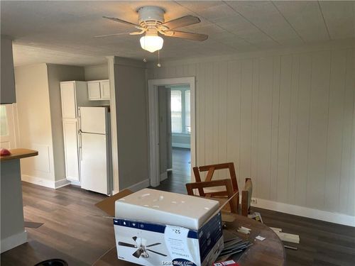 803 E Mcalpine St, Navasota, TX, 77868-3678 | Card Image