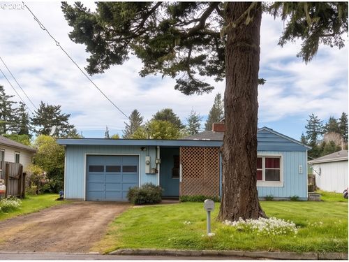 490 N Cammann St, Coos Bay, OR, 97420-3402 | Card Image