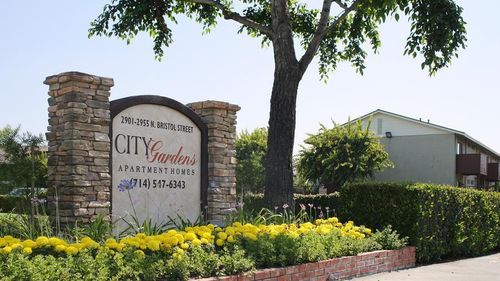 2901 N Bristol St, Santa Ana, CA, 92706-1007 | Card Image