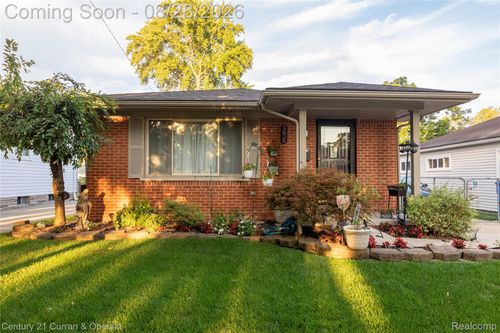 5635 Clippert St, Dearborn Heights, MI, 48125-2758 | Card Image