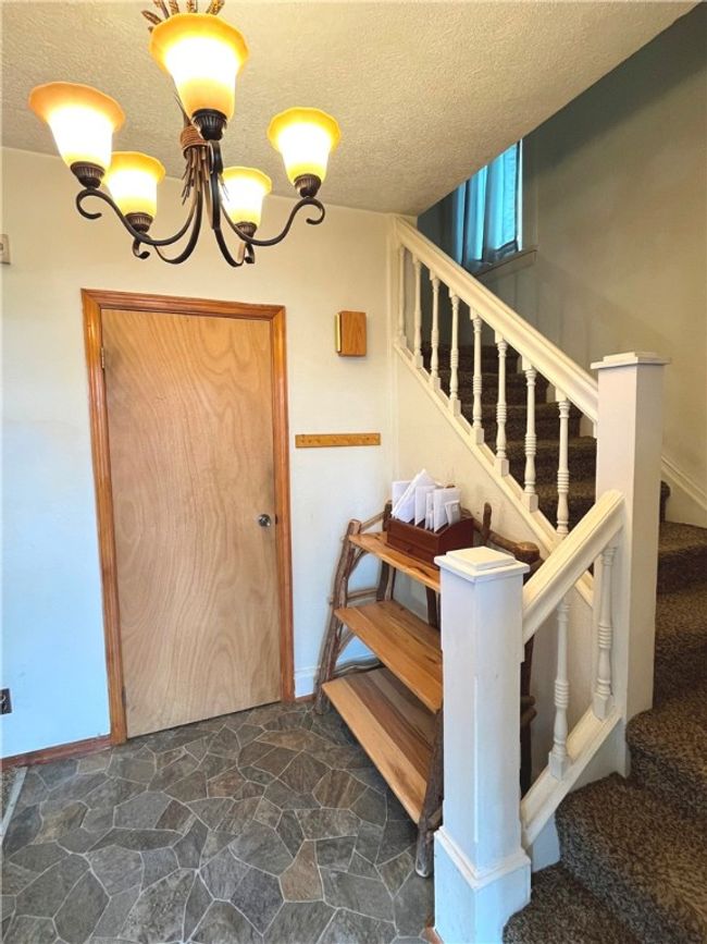 25 Jennifer St, House other with 3 bedrooms, 2 bathrooms and 1 parking in Leechburg PA | Image 5