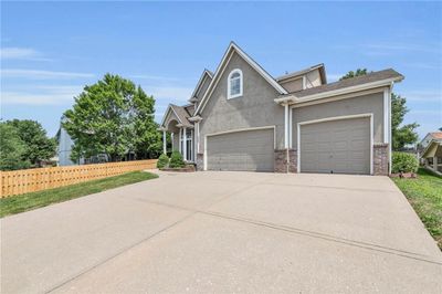 305 Se Battery Drive, House other with 4 bedrooms, 3 bathrooms and null parking in Lee's Summit MO | Image 3