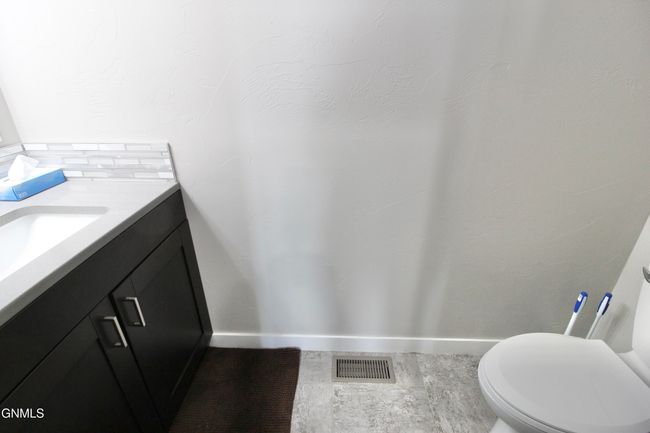 bathroom off mud room | Image 11