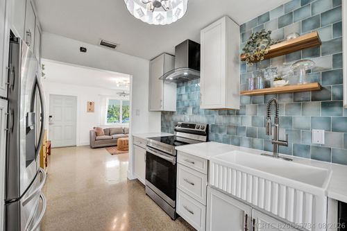 180 Nw 48th Ct, Oakland Park, FL, 33309-4073 | Card Image
