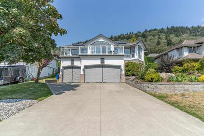 36357 Sandringham Dr, House other with 5 bedrooms, 3 bathrooms and 6 parking in Abbotsford BC | Image 1