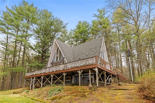 535 Log Rd, Smithfield, RI, 02917-1033 | Card Image