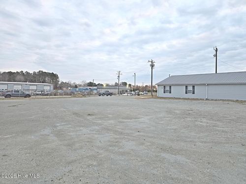 163 W Pine St, New Bern, NC, 28560-5084 | Card Image