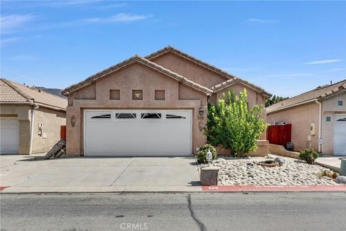 565 Berkshire, San Jacinto, CA, 92583 | Card Image
