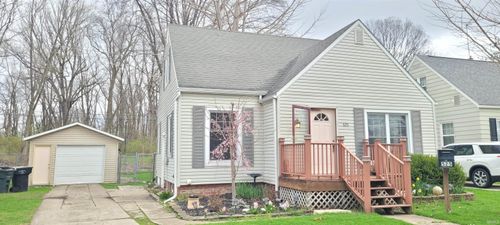 525 W Angela Blvd, South Bend, IN, 46617-1005 | Card Image