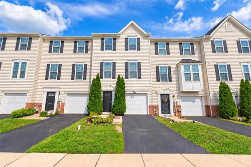 82 Green View Dr, POTTSTOWN, PA, 19464-7503 | Card Image