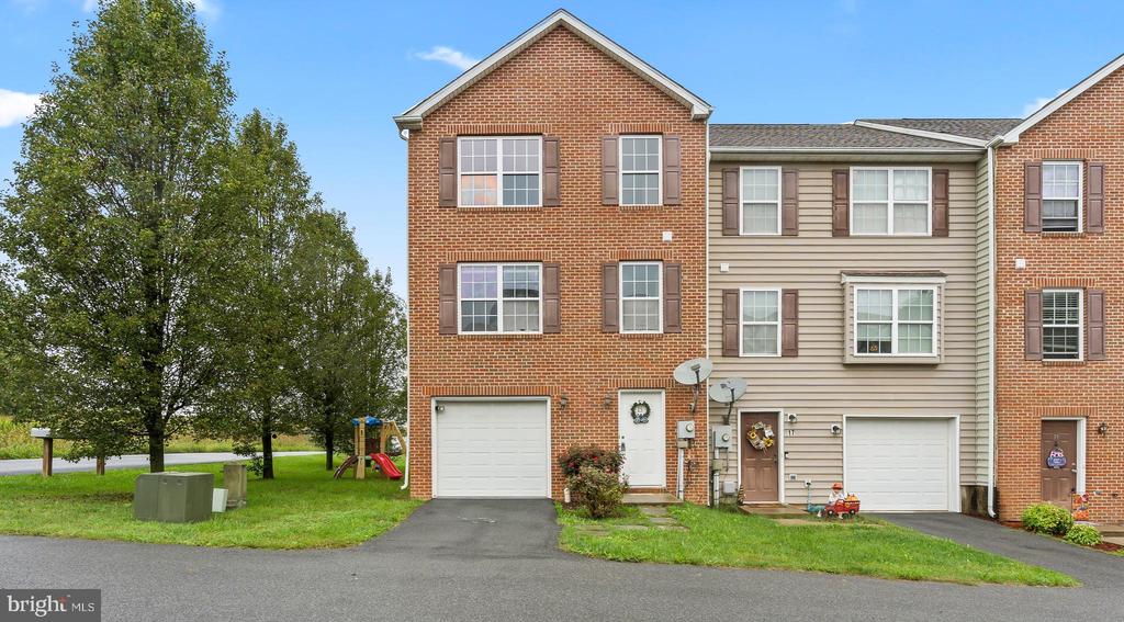 Pulpit Ln, Martinsburg, WV 25403