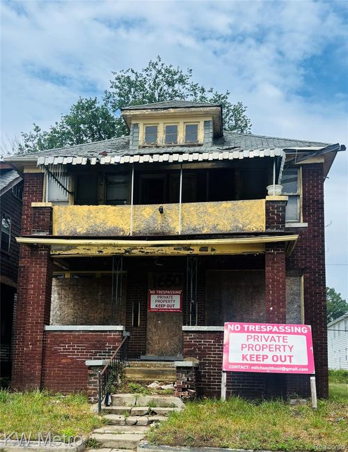 1650 Blaine St, Detroit, MI, 48206-2200 | Card Image