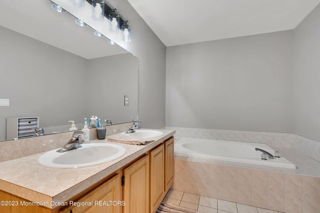5 Autumn Dr, House other with 4 bedrooms, 3 bathrooms and null parking in Howell NJ | Image 36